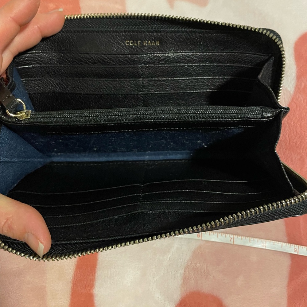 Cole Haan Large continental Zip Around Black Leather Wallet - Picture 12 of 16